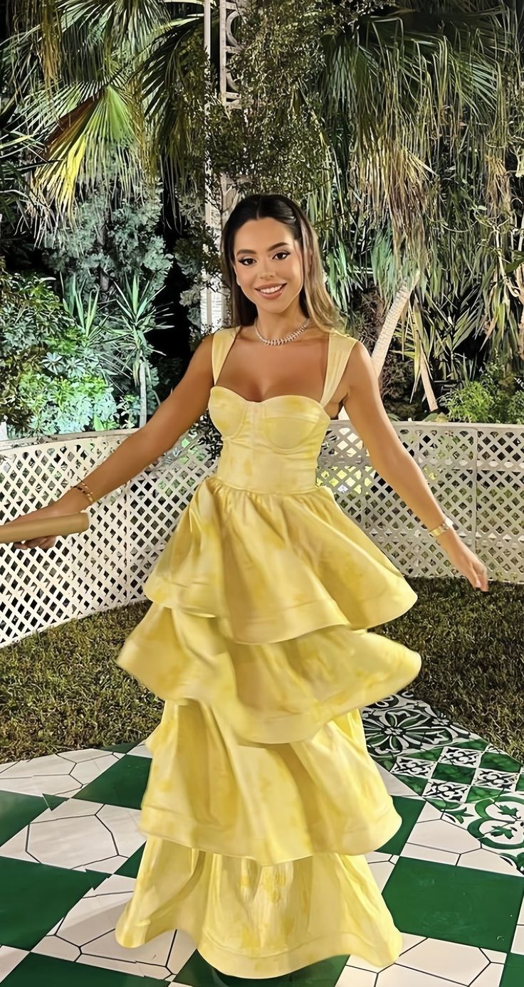 Robe de soirée longue à volants, jaune, élégante, sans manches, longueur au sol, robe de bal à plusieurs niveaux, robe de fête d'anniversaire, gh3034
