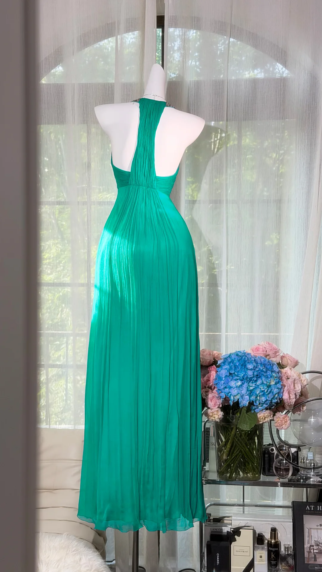 Emerald Green Halter V-Neck Pleated Chiffon Long Evening Dress, Rhinestone Detail Prom Gown gh9512