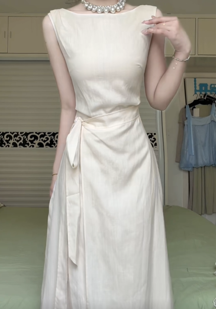 Ivory Minimalist Sleeveless Long Evening Gown, Boat Neck Wrap Sash Waist Textured Chiffon A‑Line Formal Dress for Banquet Party gh8962