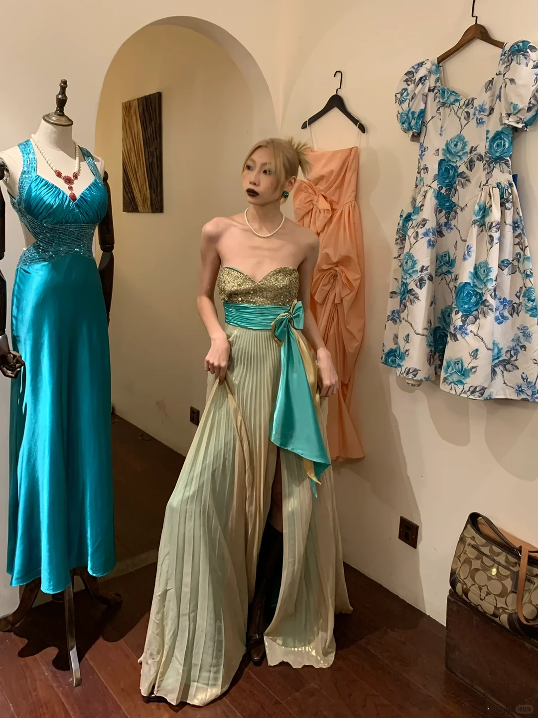 Strapless Color Block Long Evening Gown Gold Sequin Pleated High Slit Prom Dress gh9870