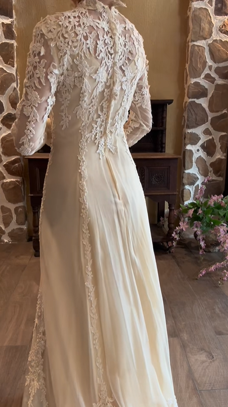 Cream Apricot Vintage Victorian Lace Wedding Gown, Illusion High Neck Long Floral Lace Sleeve Fitted Mermaid Bridal Dress gh9072