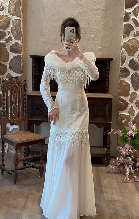 Ivory White Vintage Off‑the‑Shoulder Wedding Gown, Twist Tulle Neck Floral Lace Long Sleeve Lace Fringe Chiffon A‑Line Bridal Dress gh9073