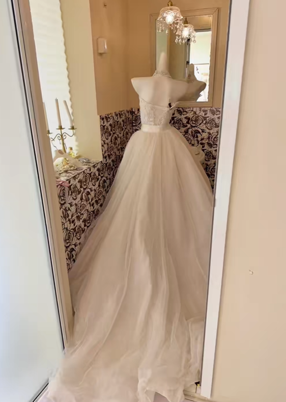 Ivory Lace Strapless Voluminous Skirt Tulle Long Romantic Dress, Wedding Gown gh7828