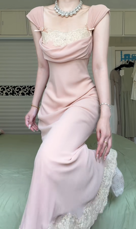 Light Pink Vintage Mermaid Evening Gown, Cap Sleeve Draped Neck Mesh Formal Dress With Lace Hem for Prom Banquet gh8953