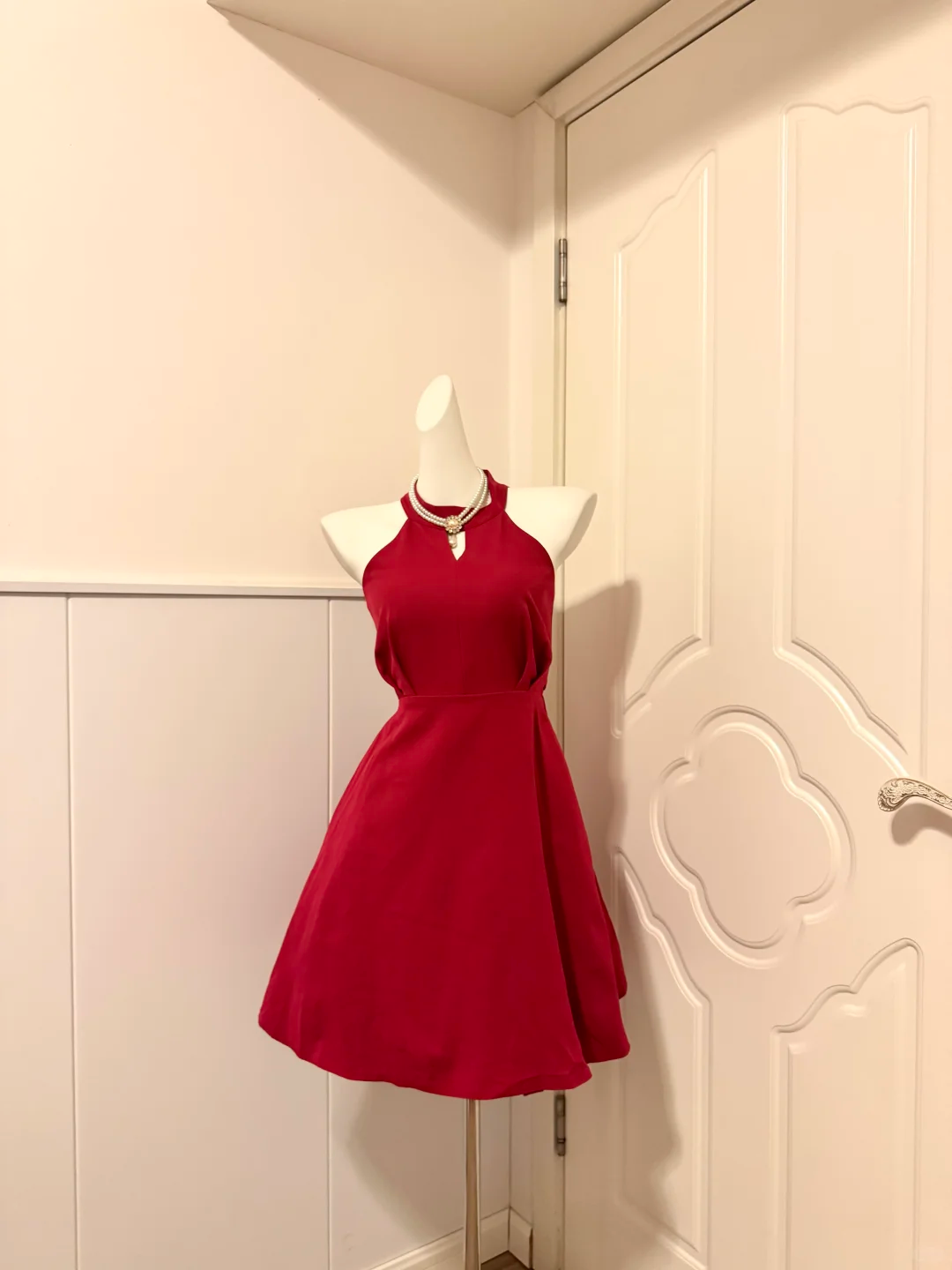 Women Burgundy Homecoming Dress, Sleeveless Halter Neck With Keyhole Cutout, Fitted Waist, High Waist Flared A‑Line Mini Dress For Cocktail Evening Party gh9256
