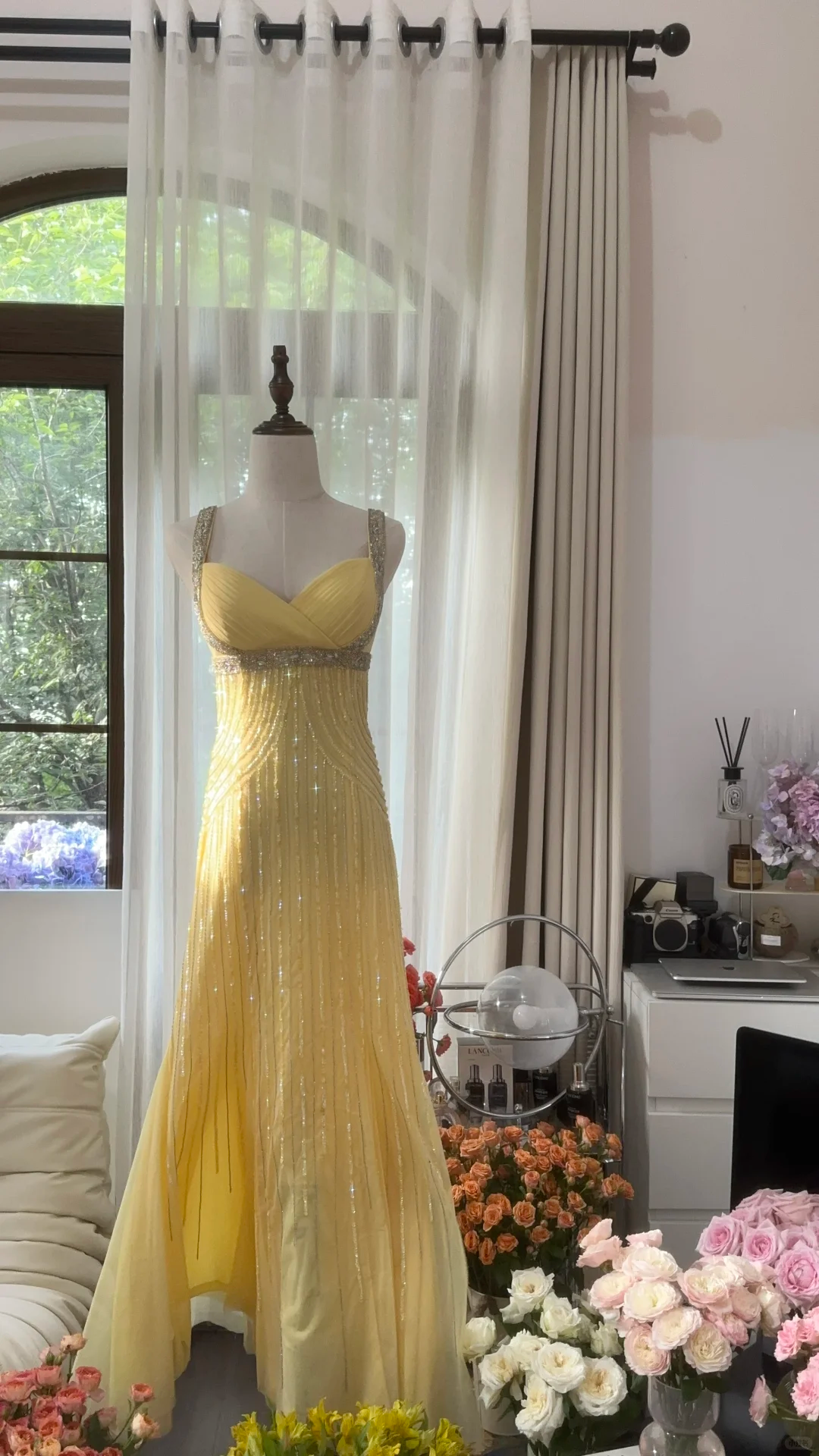 Hellgelb, wunderschön glänzend, modisch, elegant, exquisite Perlen, lang, rückenfrei, Tüll, Ballkleid, Abendkleid, Geburtstags-/Hochzeitsgast-/Feiertagspartykleid, Ballkleid, Valentinstags-Date-Kleid, gh4034