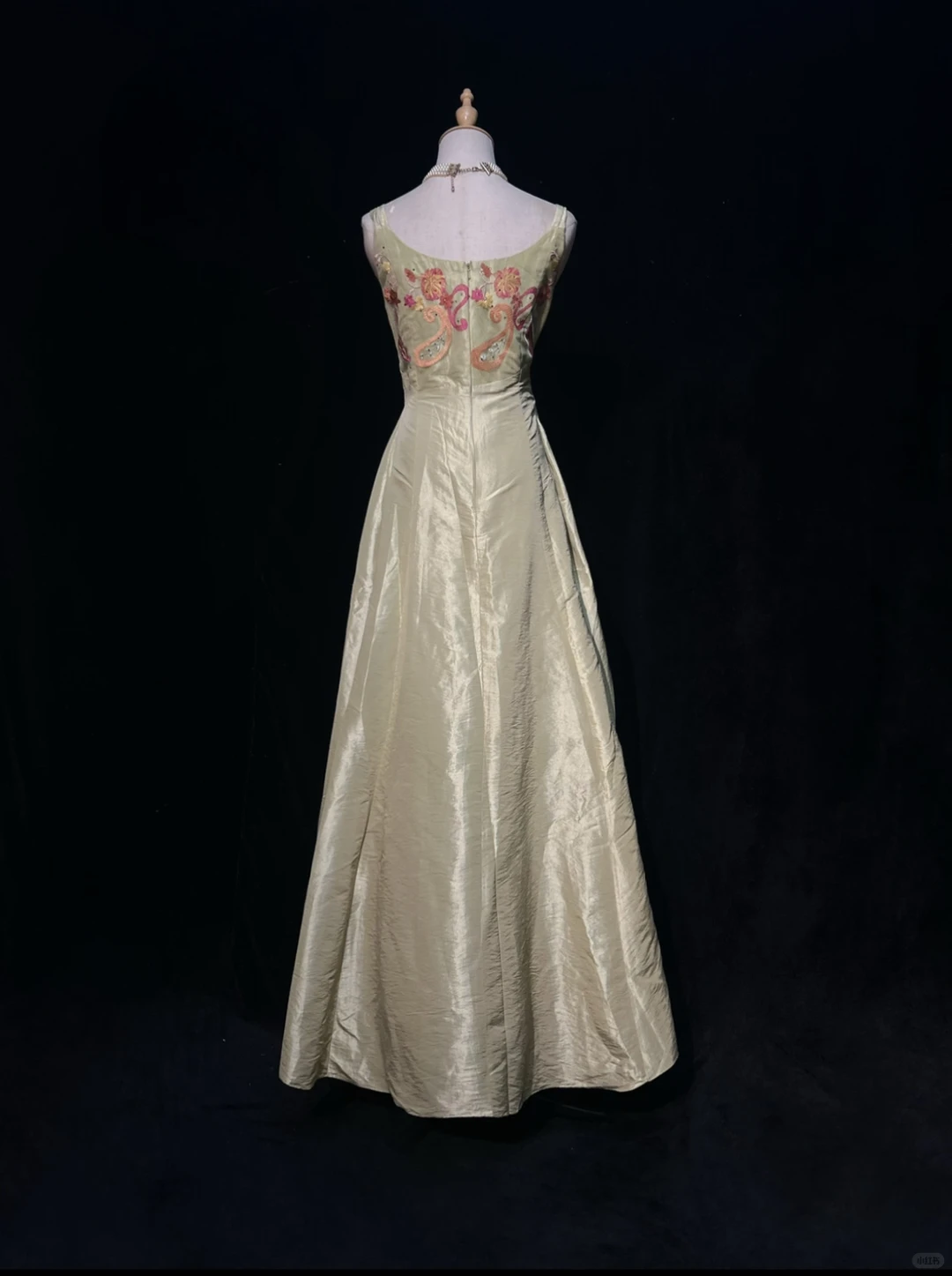 Spaghetti Straps Vintage Prom Dress Light Olive Taffeta Paisley Floral Embroidery Formal Gown gh9548