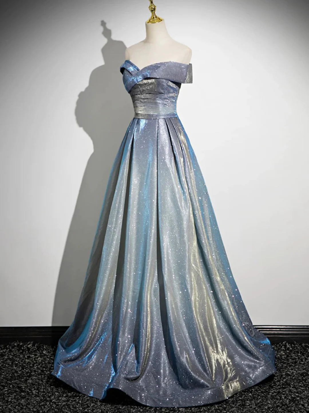 Blaues, modisches, elegantes, schulterfreies A-Linien-Abendkleid aus Satin mit bodenlangem, langem Ballkleid und Abendkleid mit Farbverlauf, Abschlusskleid gh3438