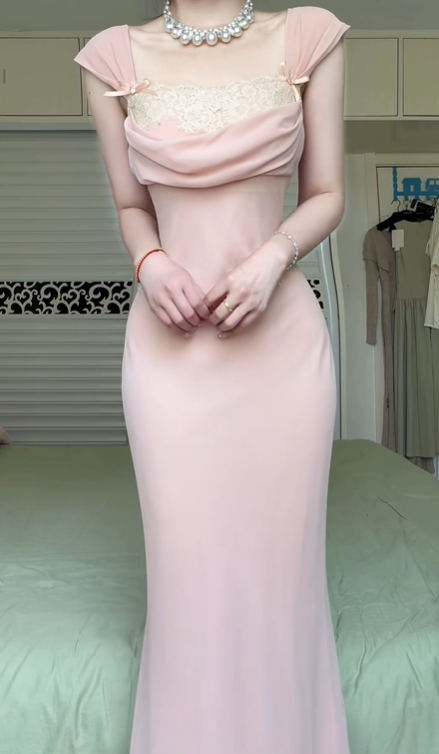 Light Pink Vintage Mermaid Evening Gown, Cap Sleeve Draped Neck Mesh Formal Dress With Lace Hem for Prom Banquet gh8953