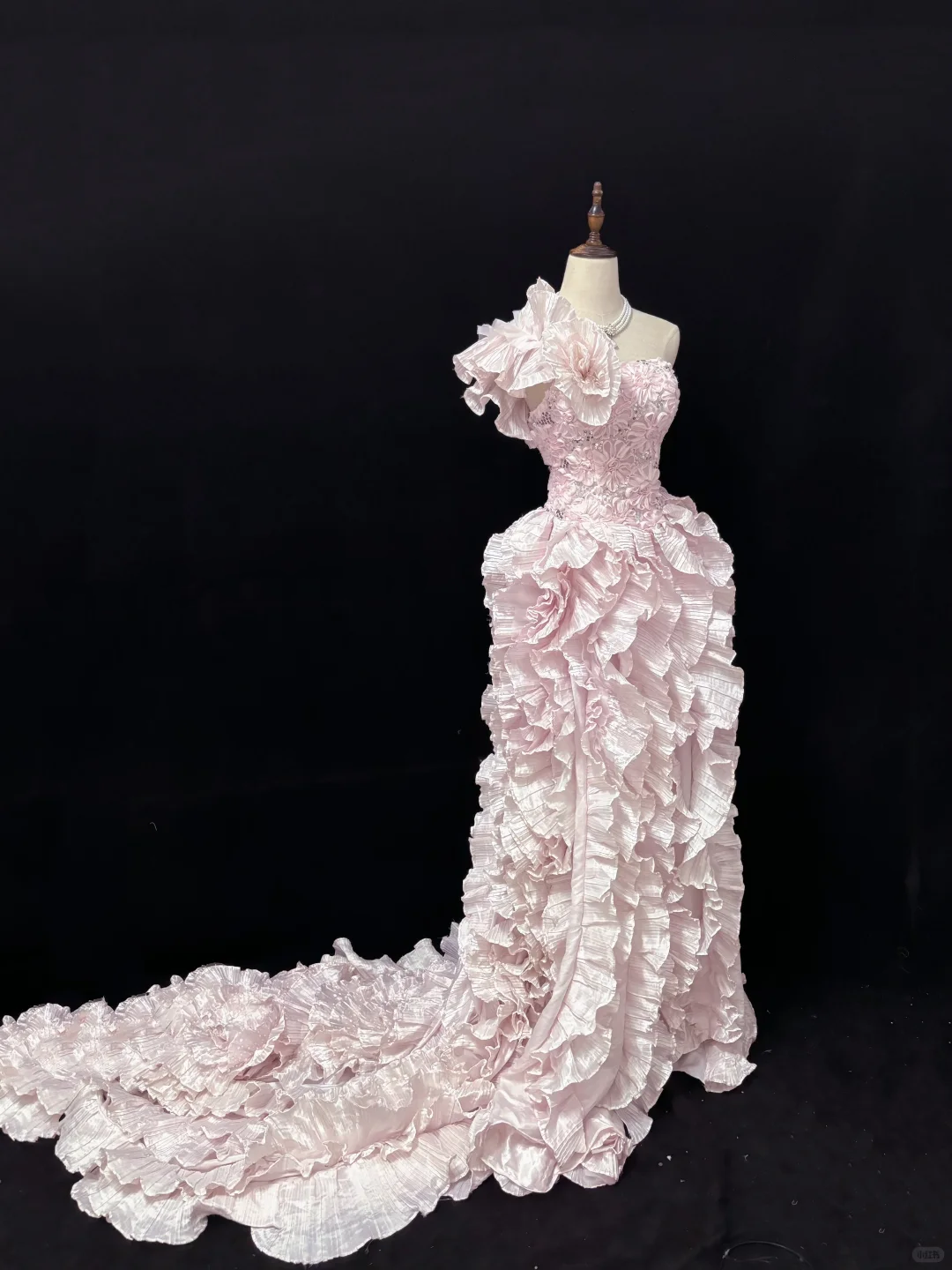 Blush Pink Floral One-shoulder Elegant Luxury Romantic Gown, Fitted Waist, Wedding Dress & Bridal Gown gh8183