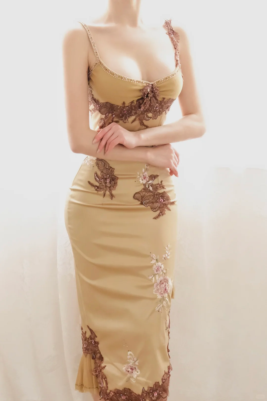 Women Camel Vintage Midi Bodycon Cocktail Dress Spaghetti Straps Sweetheart Neck Lace Applique Floral Embroidery Beaded Satin Evening Gown gh9581