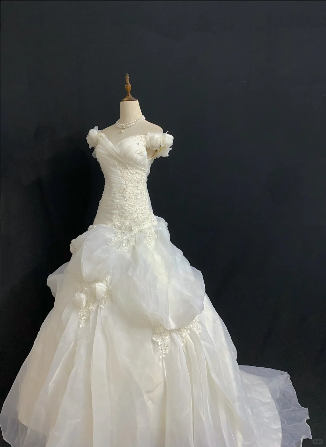 Off-White Off-the-Shoulder Long Romantic Gown with Fitted Slim Waist and Sexy Bodycon Mermaid Skirt, Wedding Dress & Bridal Gown gh8325