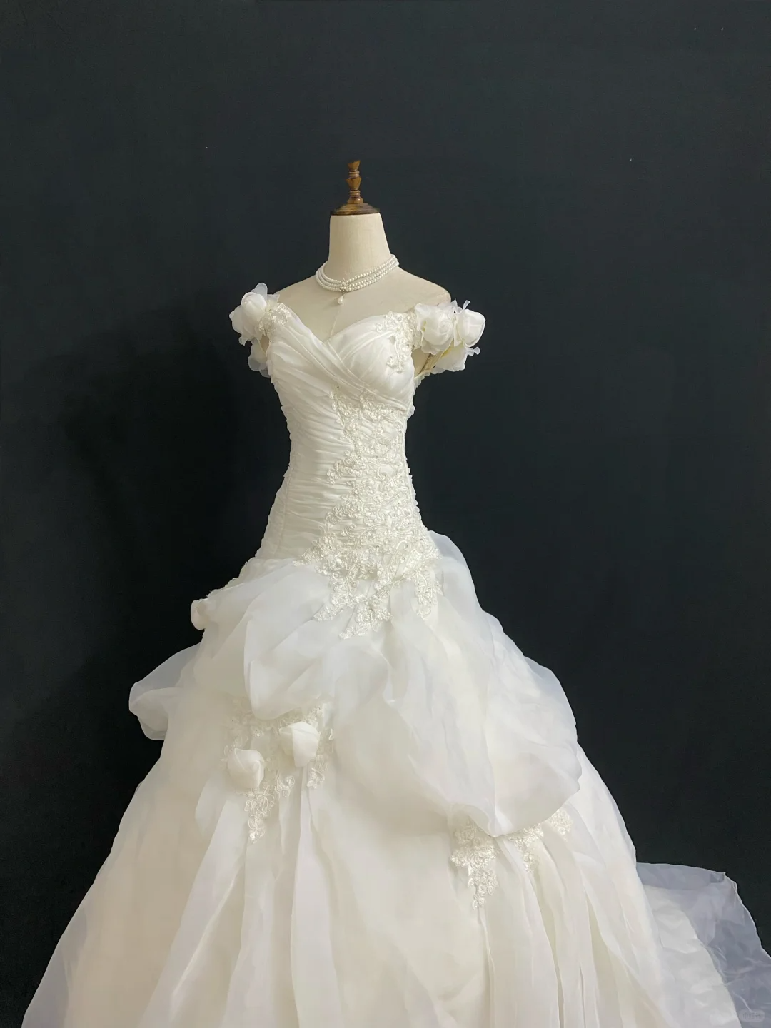 Off-White Off-the-Shoulder Long Romantic Gown with Fitted Slim Waist and Sexy Bodycon Mermaid Skirt, Wedding Dress & Bridal Gown gh8325