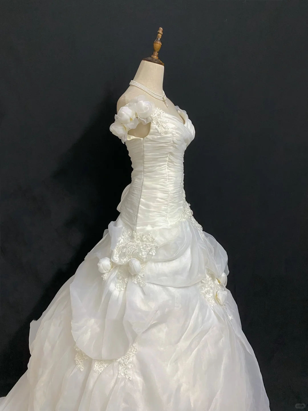Off-White Off-the-Shoulder Long Romantic Gown with Fitted Slim Waist and Sexy Bodycon Mermaid Skirt, Wedding Dress & Bridal Gown gh8325