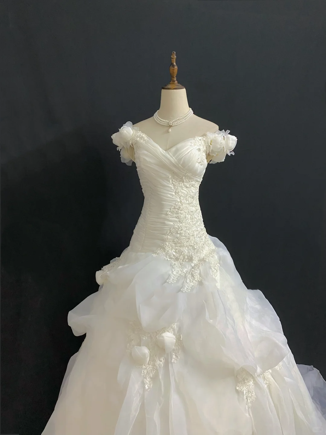 Off-White Off-the-Shoulder Long Romantic Gown with Fitted Slim Waist and Sexy Bodycon Mermaid Skirt, Wedding Dress & Bridal Gown gh8325