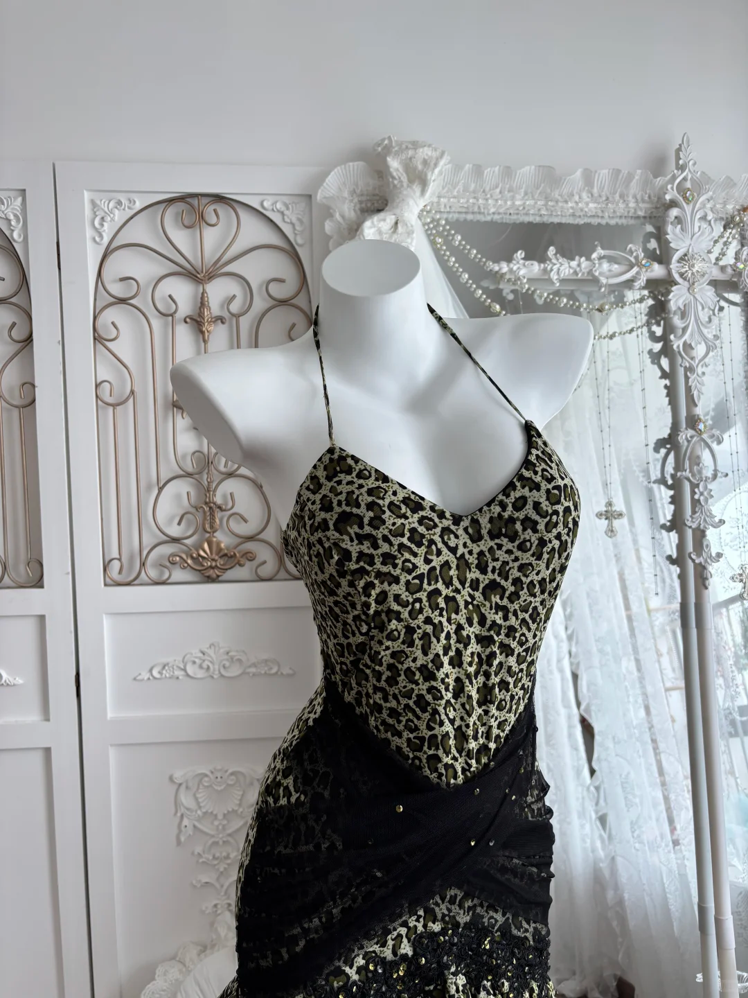 Black & White Leopard Print Spaghetti Straps Fitted Waist Sexy Prom Gown & Evening Gown gh7356