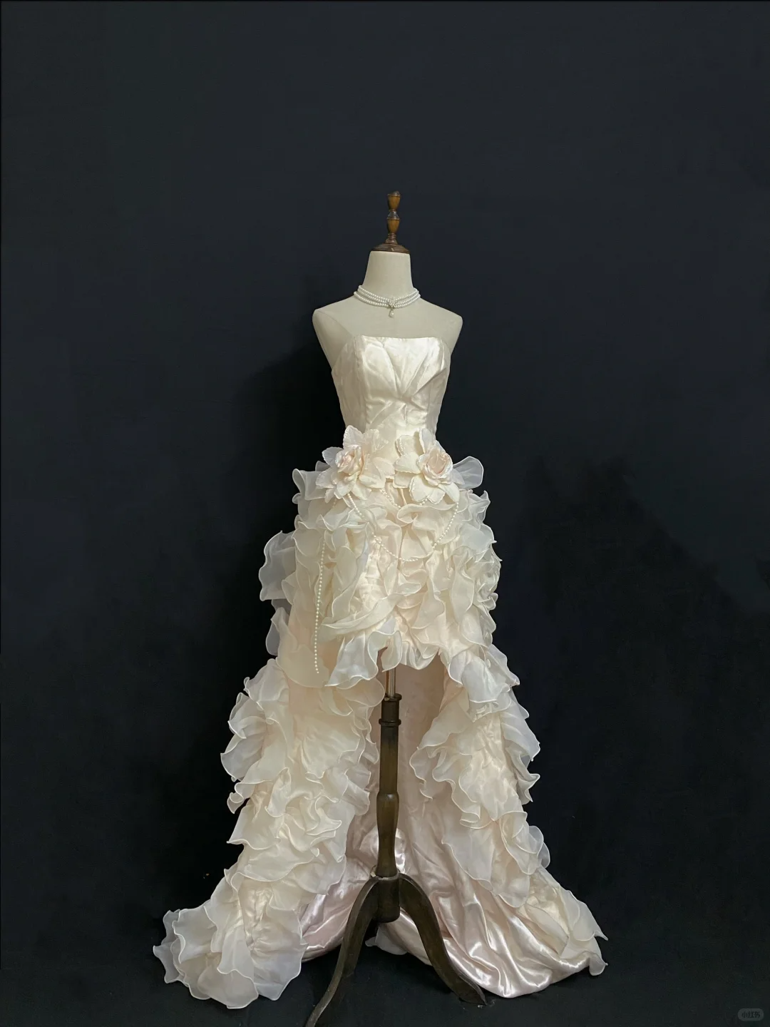 Light Champagne Strapless Elegant Romantic Long Gown With Retro Rose Details, Cinched Waist, Wedding Dress & Bridal Gown gh8276