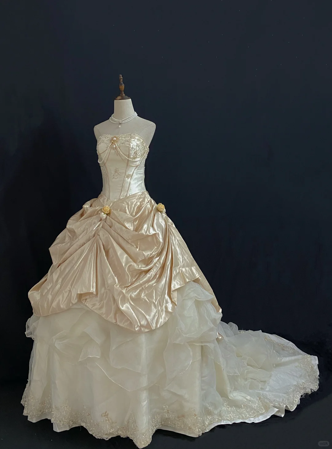 Champagne Strapless Romantic Gown, Cinched Waist, Voluminous Princess Skirt, Wedding Dress & Bridal Gown gh8277
