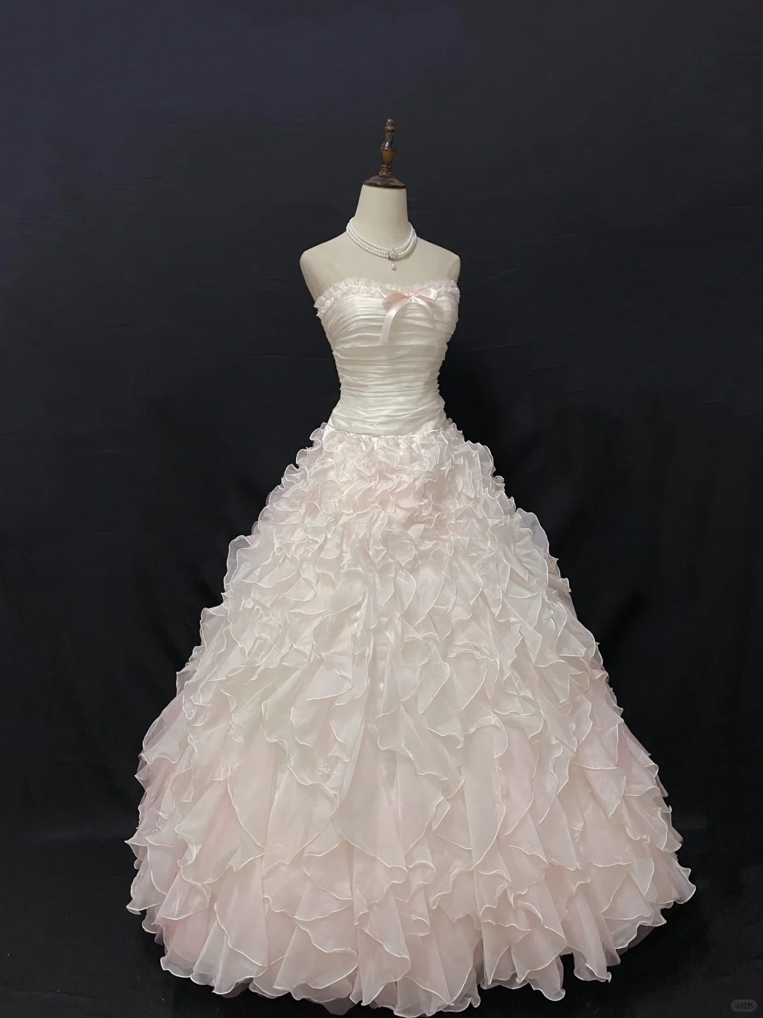 Blush pink strapless lovely long romantic gown with cinched waist and fluffy tiered cake skirt, wedding dress & bridal gown gh8232