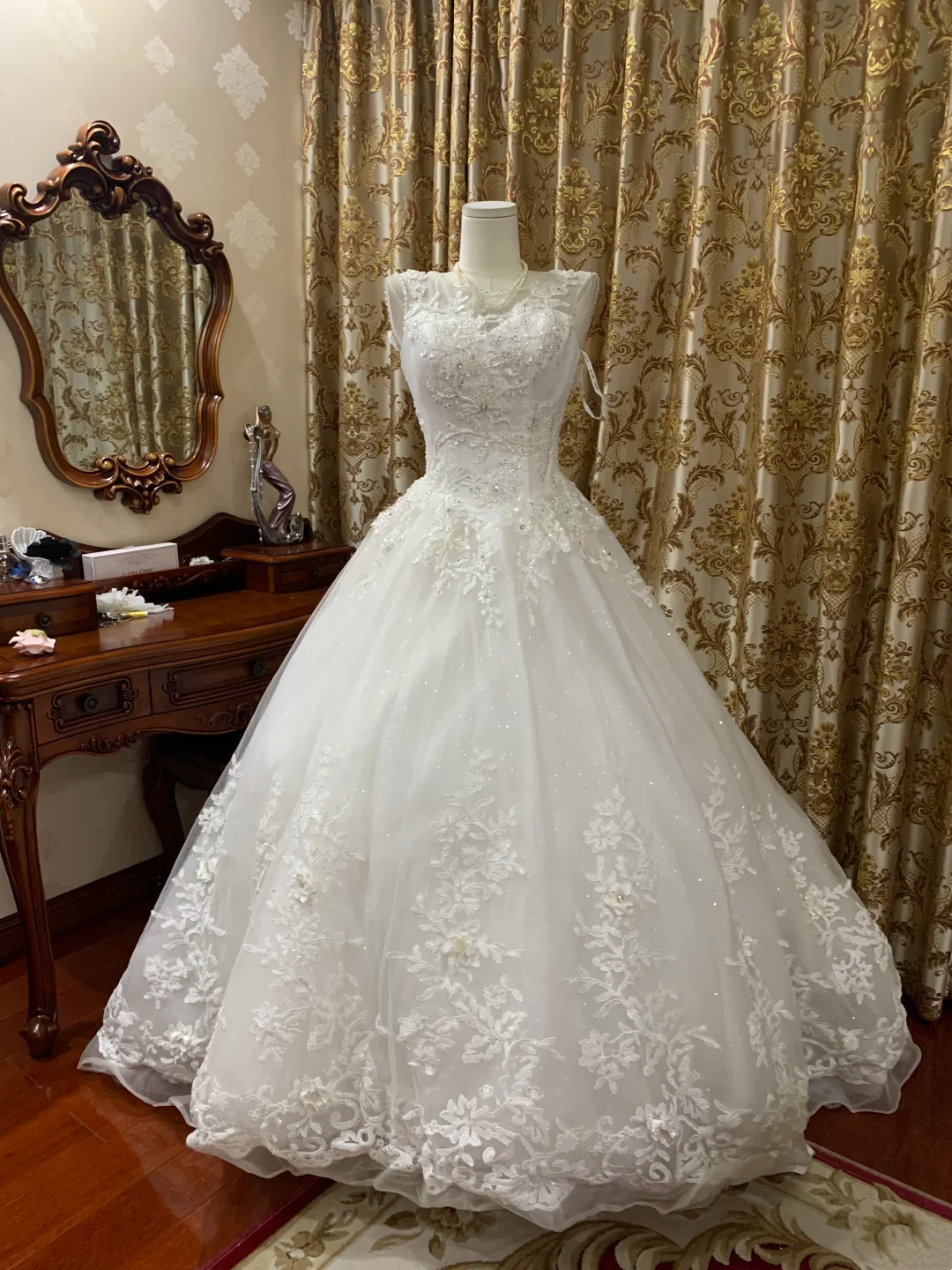 White Vintage Sleeveless Waist-Cinched Puffy Skirt Prom Dress, Graduation Gown, Wedding Dress gh7248