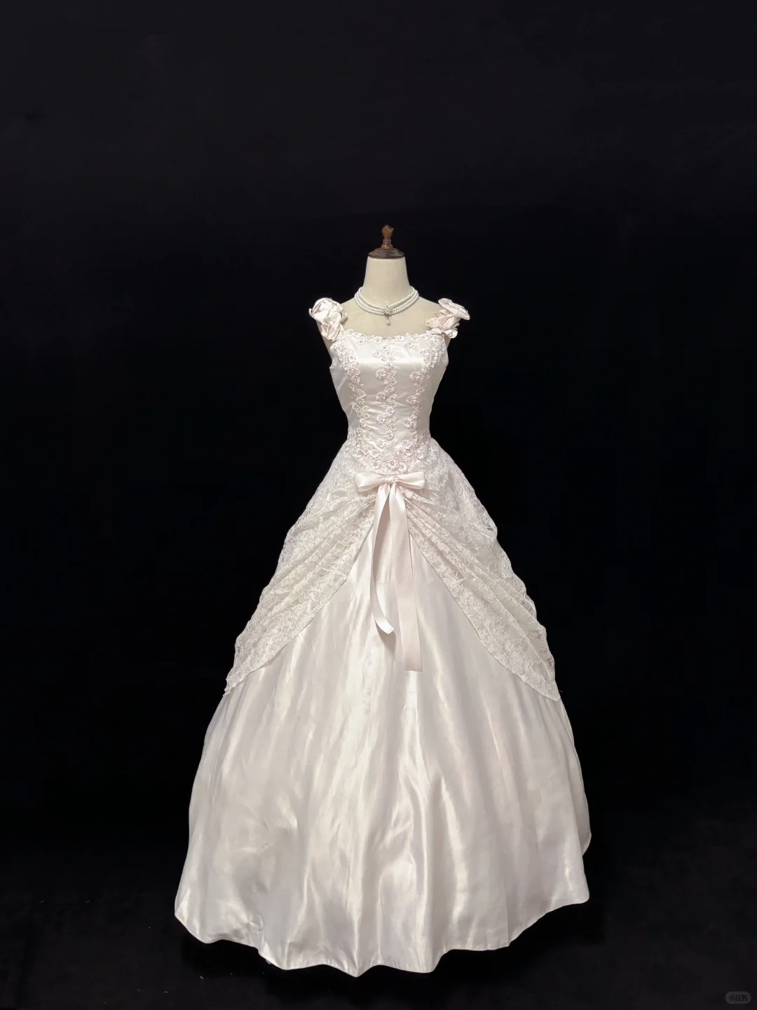 Blush Pink Spaghetti Strap Gown with Bow Detail, Cinched Waist, Embroidered Voluminous Vintage Skirt, Romantic Dress, Wedding Gown gh8102