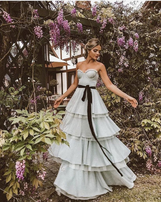Weißes, modisches, elegantes, langes, bodenlanges Ballkleid aus mehrlagigem Tüll mit Tube-Top, gh3364