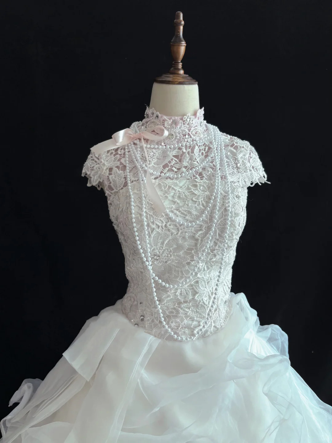 White Lace Romantic Gown, Cinched Waist, Voluminous Princess Skirt, Wedding Dress & Bridal Gown gh8188