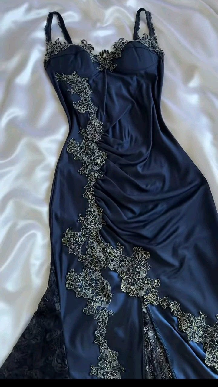 Blue gorgeous exquisite applique lace spaghetti straps long satin prom dress evening dress party dress gh3335
