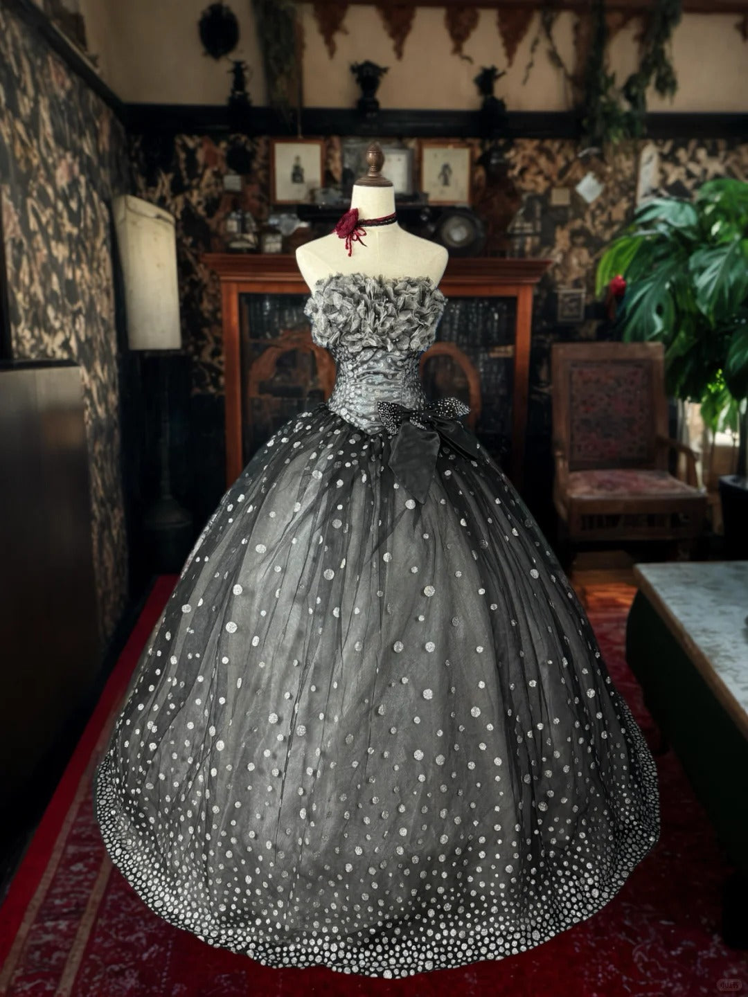 Girlhomeshops - Graues, glitzerndes, gepunktetes, langes Tüll-Ballkleid gh5350