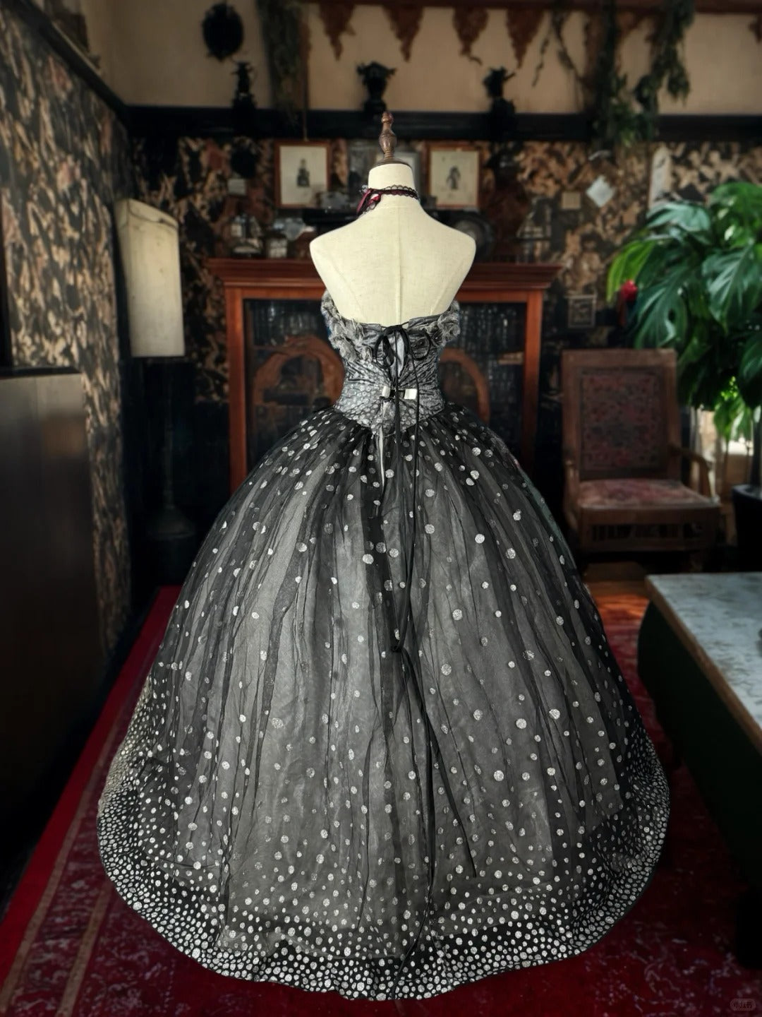Girlhomeshops - Graues, glitzerndes, gepunktetes, langes Tüll-Ballkleid gh5350