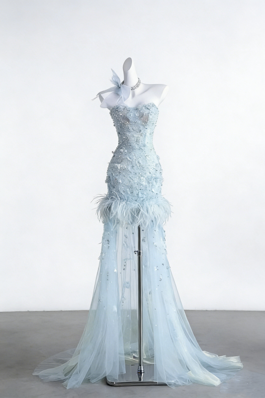 Robe de soirée sirène bleu clair à plumes et perles - Robe de soirée vaporeuse en tulle avec traîne gh6944