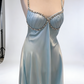 Babyblaues, luxuriöses, perlenbesetztes Satin-Minikleid in schmaler Passform (gh7001)
