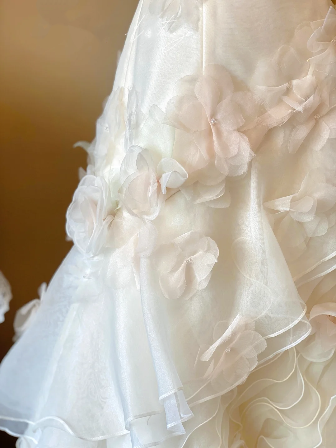 White strapless vintage elegant long gown for party and evening banquet gh7133