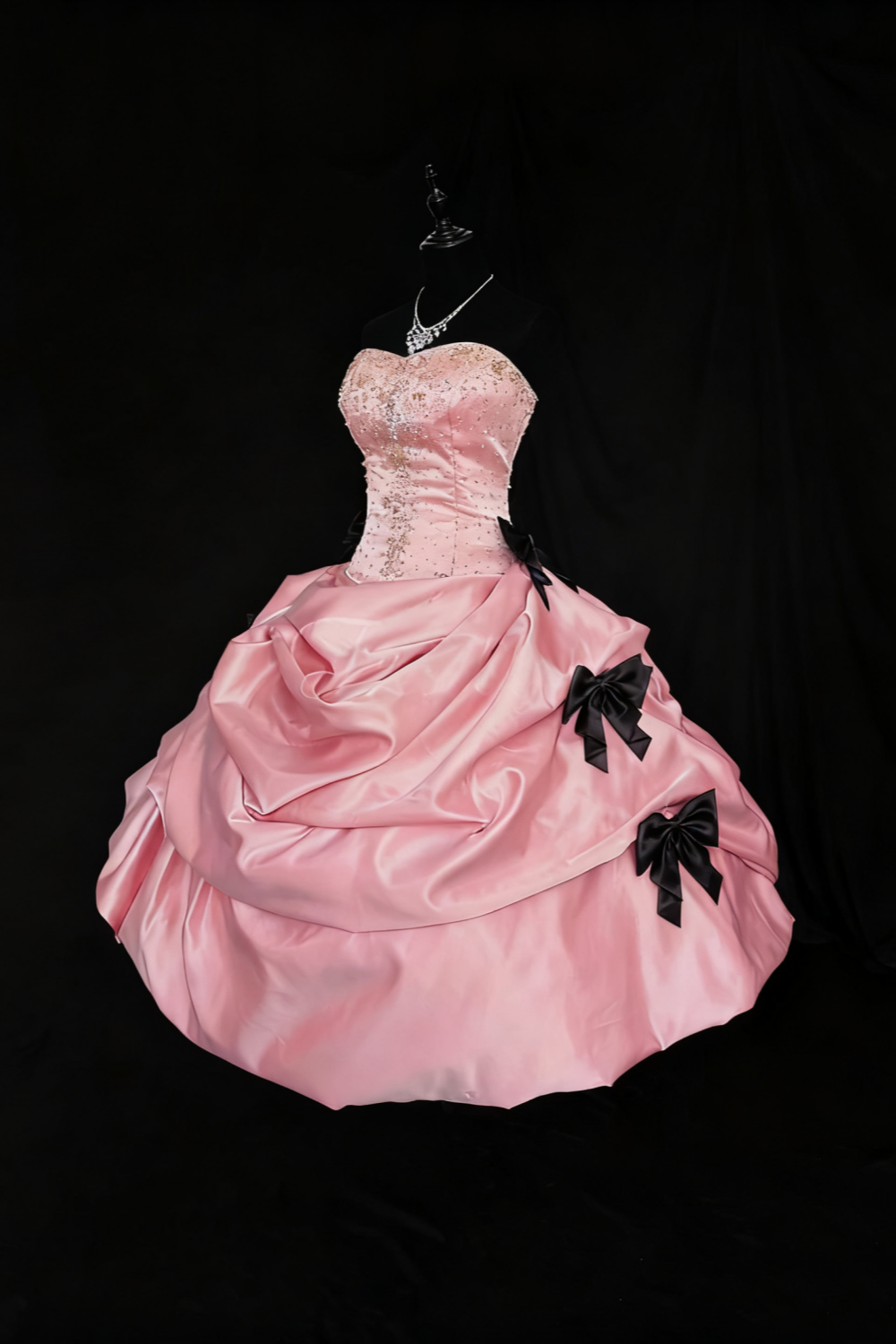 Girlhomeshops - Robe bustier longue en satin rose et nœud noir, style soirée, style girlish heart, avec perles, effet sirène, gh5888