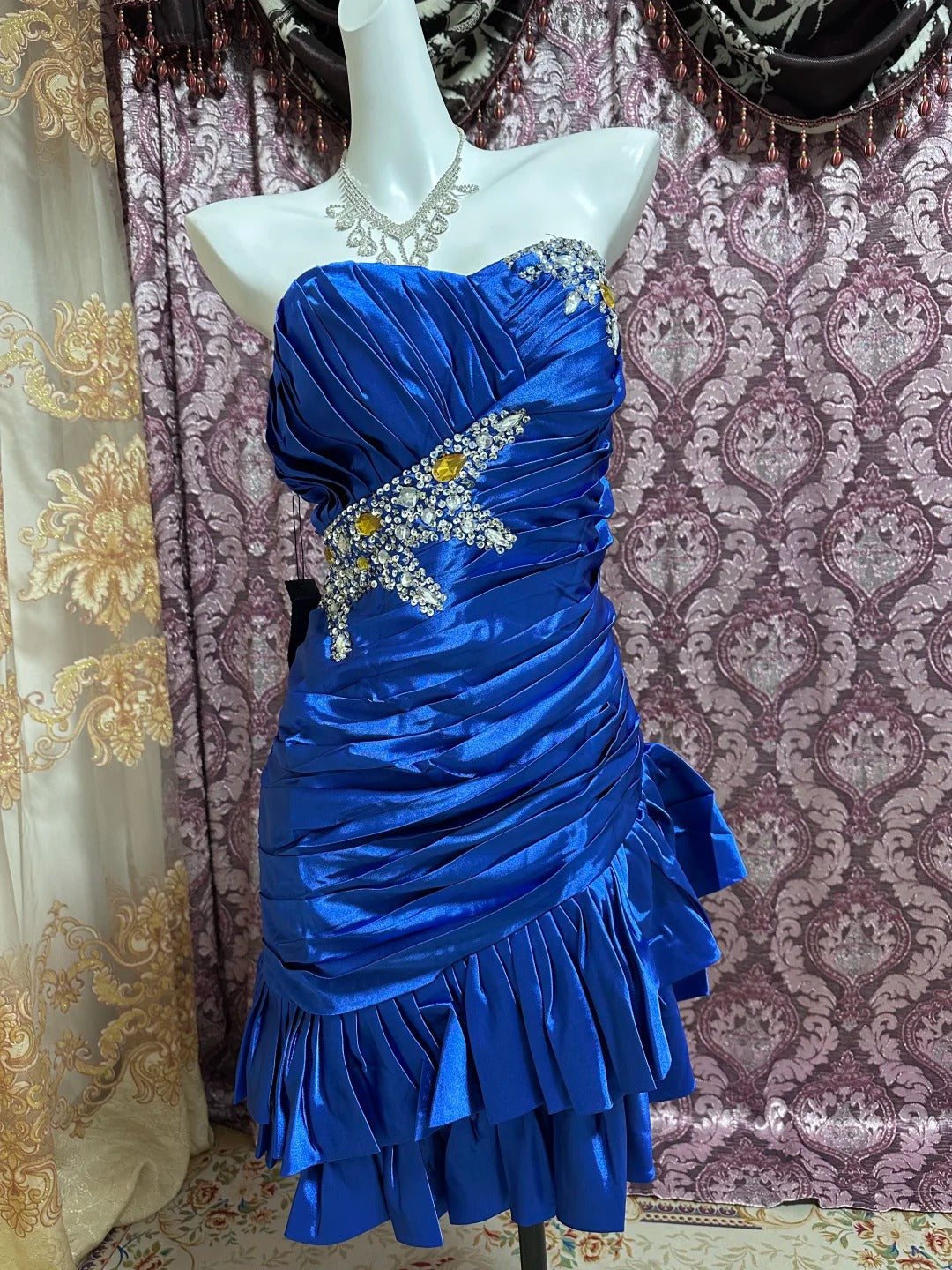 Champagner Perlenbesetztes kurzes Rüschen-Satin-Heimkehrkleid, Ballkleid, Geburtstagskleid gh4633