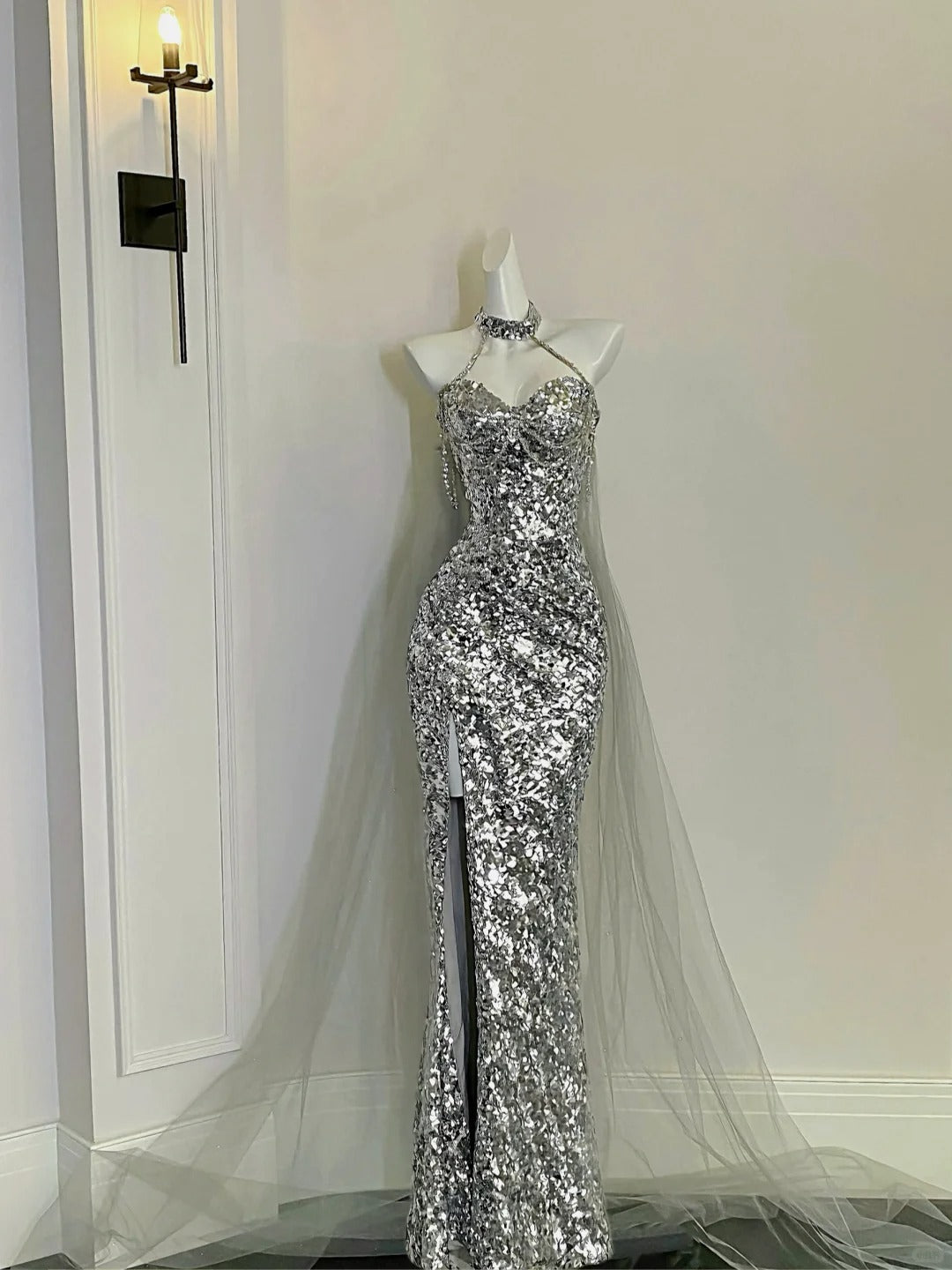Silbernes Neckholderkleid High-End-Nische Silberkleid Schulterkette Ballkleid Abendkleid gh4330