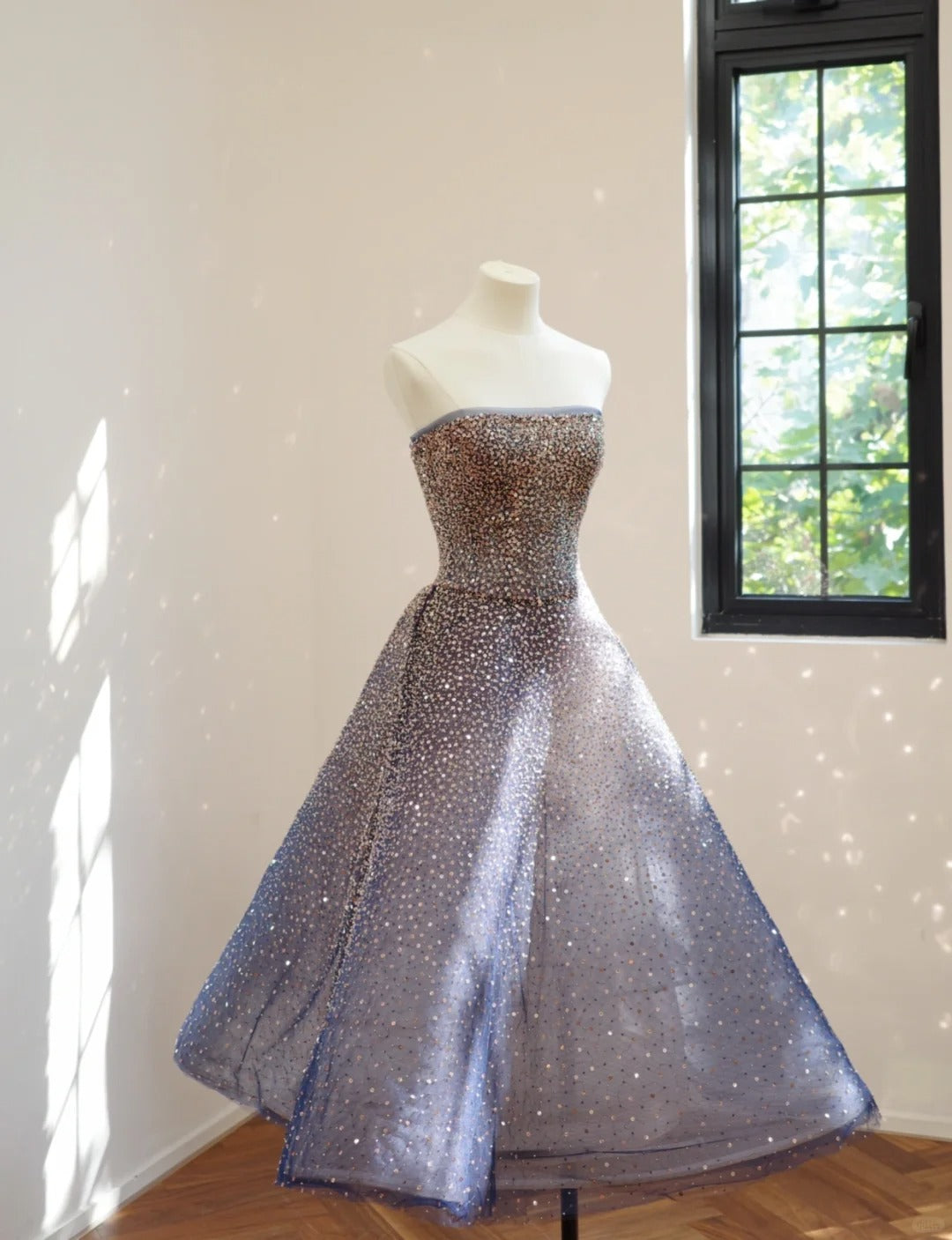 Girlhomeshops - Robe de bal courte/mi-longue à paillettes bleu dégradé gh5064