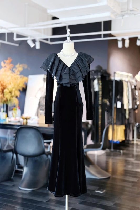 Black Velvet Ruffled Long-Sleeve Floor-Length Gown gh6384