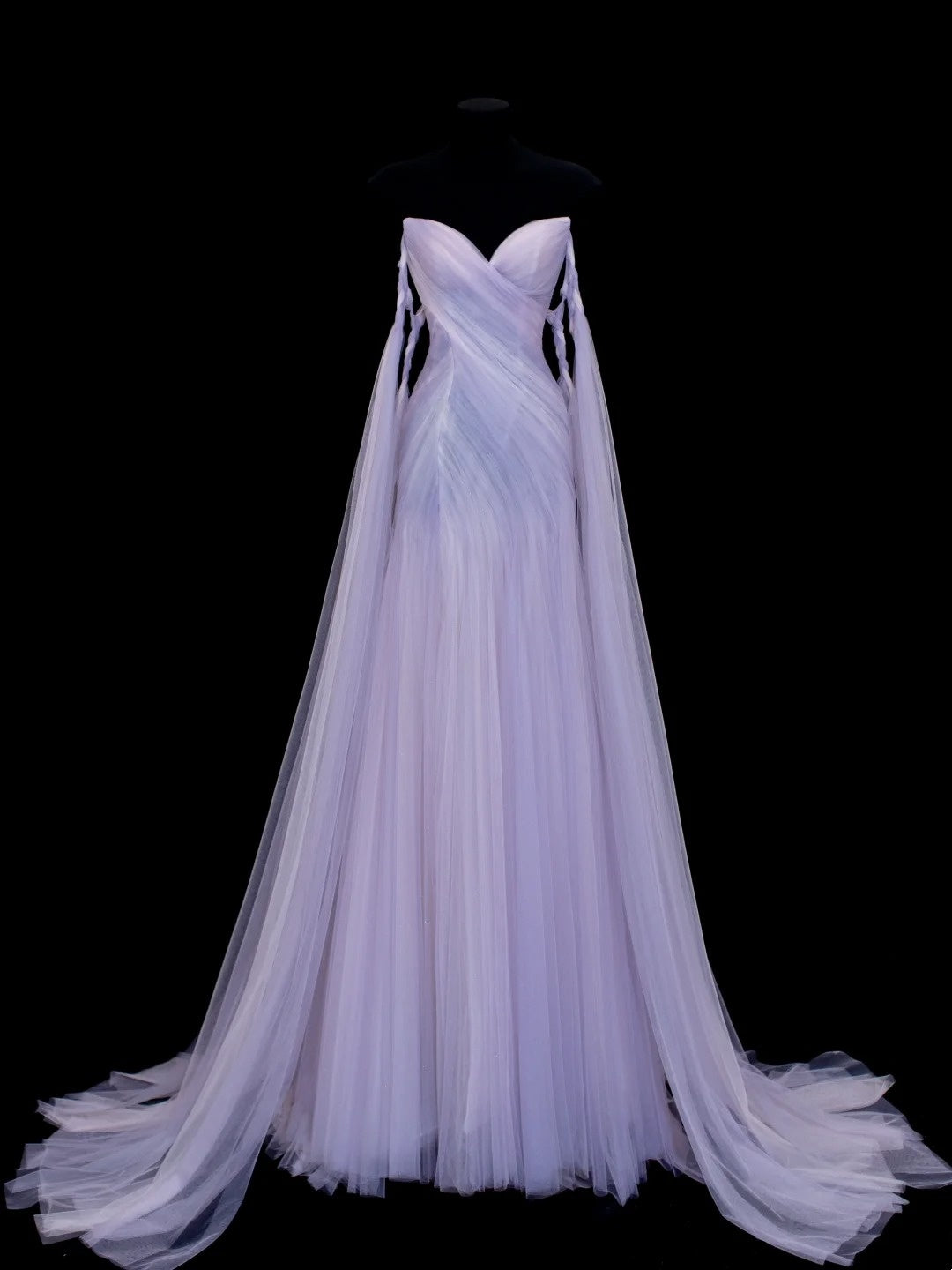 Robe de soirée féérique de luxe, style onirique, en tulle violet clair, sans bretelles et avec traîne - Thème Starlight, pour dîner ou bal gh6562