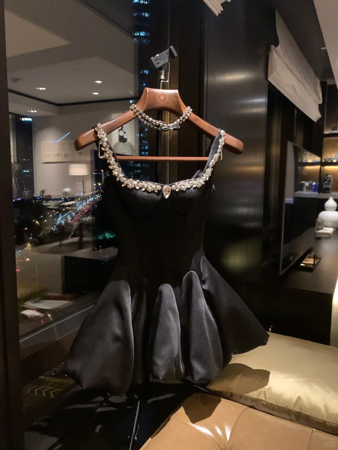 Girlhomeshops-Schwarzes kurzes Satin-Prinzessinnen-Heimkehrkleid, Geburtstagspartykleid, Kleid für die achte Klasse, gh5298