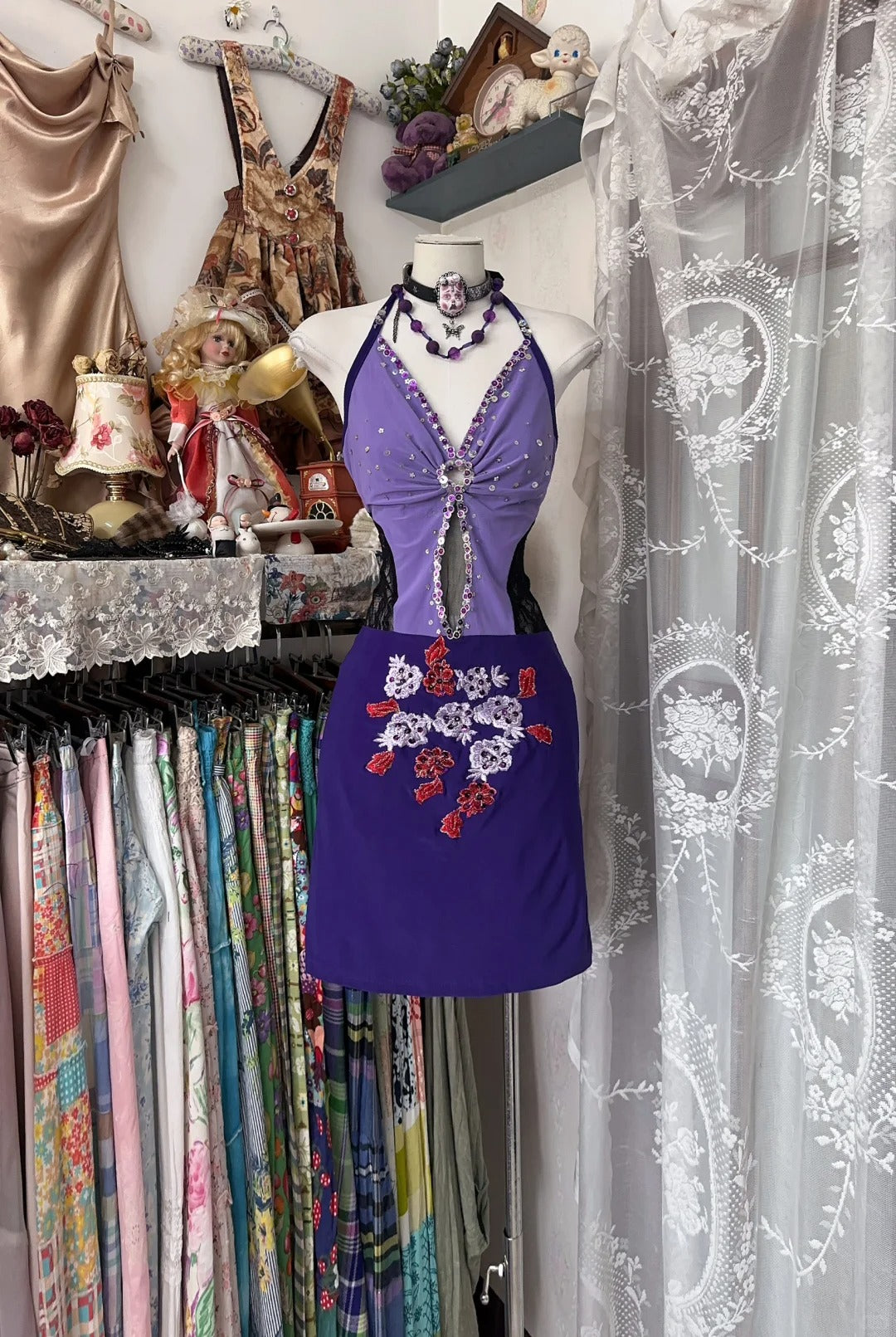 Girlhomeshops - Robe de soirée courte en mousseline de soie à fleurs violettes gh5248