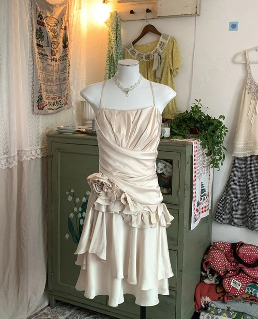 Atemberaubendes Champagner-süßes, niedliches, kurzes, unregelmäßiges Blumenmuster und unregelmäßiger Saum, Chiffon-Satin, Heimkehrkleid, Abendkleid, Geburtstagspartykleid, Ballkleid, Abschlussballkleid, gh3923