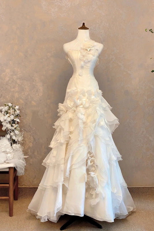 girlhomeshops - Robe de mariée longue style cour en tulle crème, col halter, ornée de fleurs 3D (gh6364)