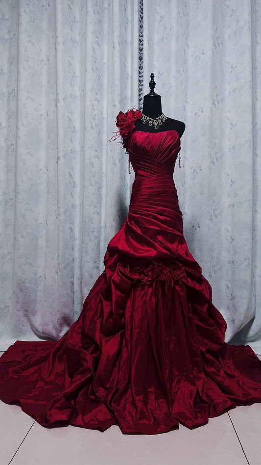Burgunderrotes, elegantes, langes Abendkleid im Retro-Stil gh7083