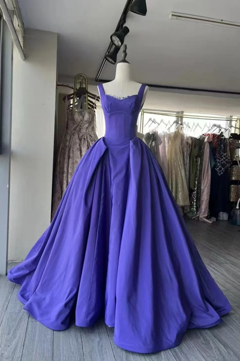 girlhomeshops - Robe de bal longue et élégante en satin violet gh6214