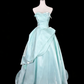 Minimalistisches, luxuriöses, eisblaues, trägerloses Ballkleid aus Satin mit 3D-Rüschen – perfekt für Dinnerpartys und Cocktailabende (gh6545)
