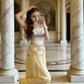 Robe de soirée style opéra, ornée de cristaux blancs et jaunes - Robe longue en satin à corset, volants et perles, style opéra gh6983