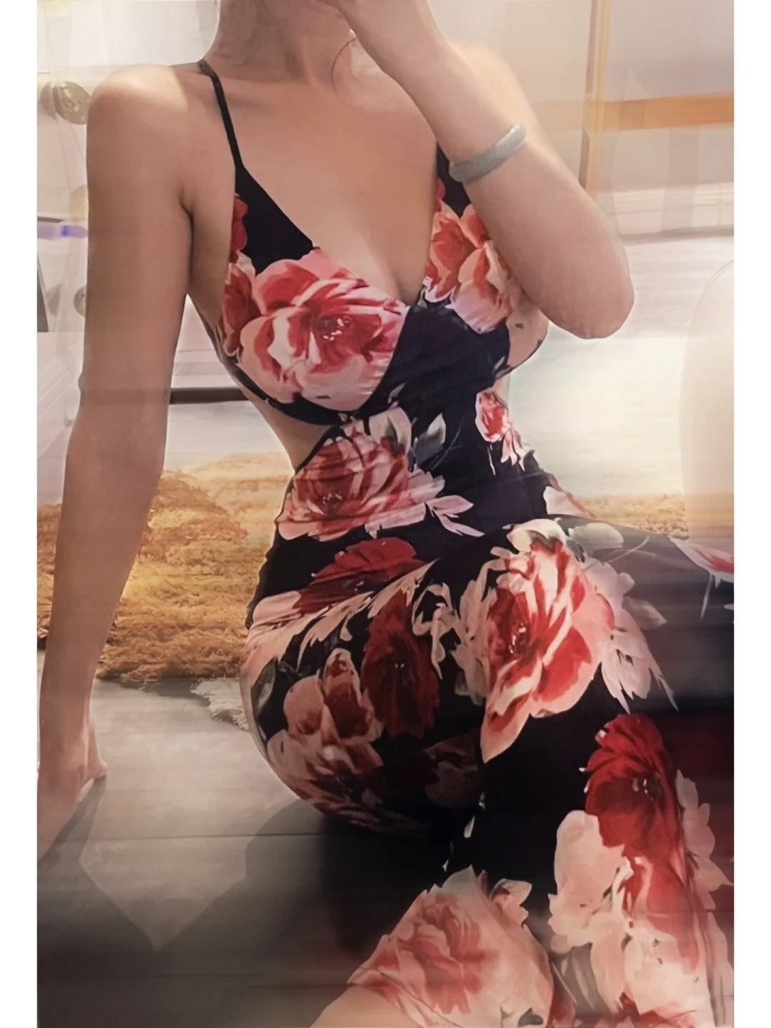 Sexy Retro-Abendkleid im Meerjungfrauenstil mit tiefem V-Ausschnitt und rotem Rosenprint – figurbetontes Kleid für Dinner und Dates gh6489