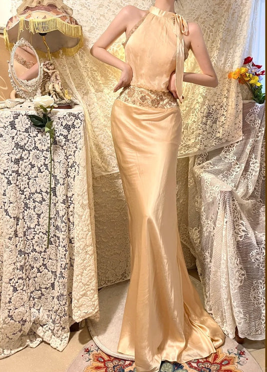 Champagnerfarbenes Leibchen, exquisite Perlenverzierung, langes Satin-Ballkleid, Abendkleid gh4510