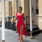 Rotes, quadratisches Hals-Spaghetti-Trägern, lange Chiffon-Rüschen, elegantes, sexy Ballkleid mit Schlitz, Abendkleid für Hochzeitsgäste, Partykleid gh3323
